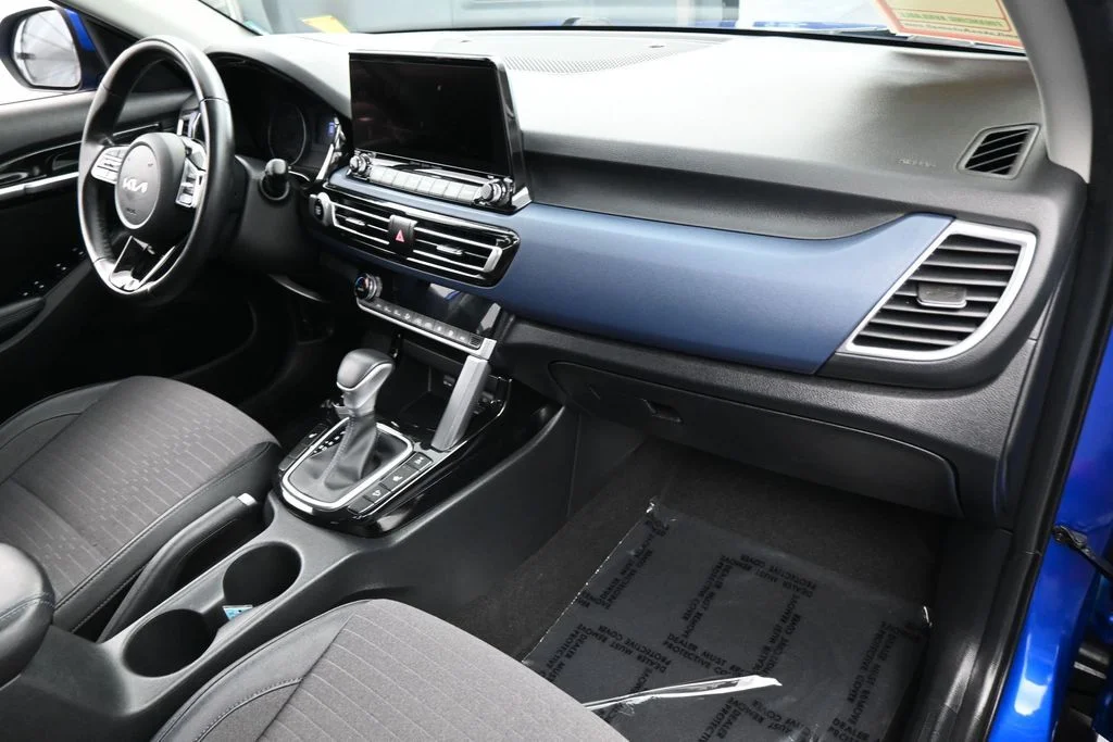 Used 2023 Neptune Blue Kia Nightfall image 42