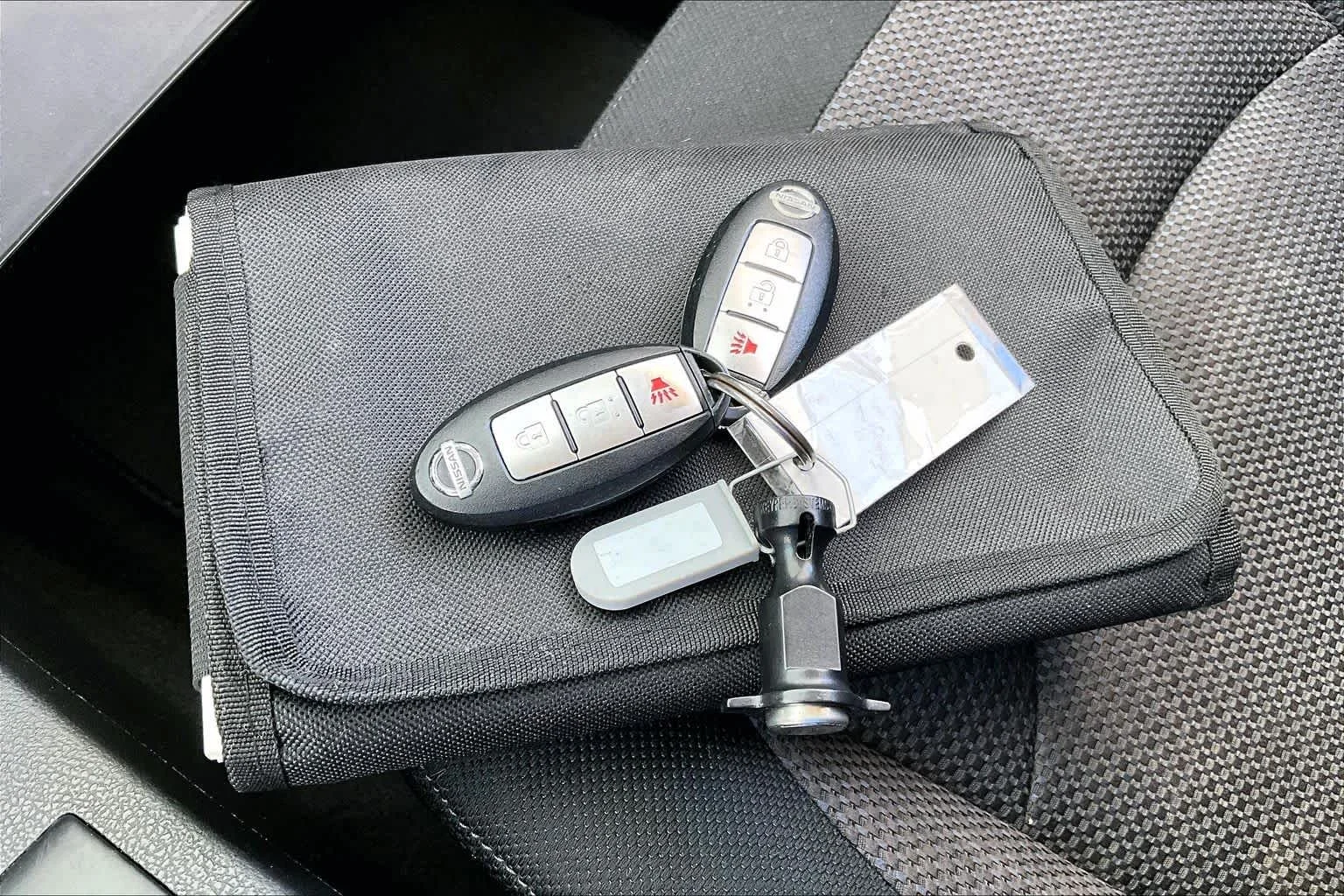 Used 2013 Brilliant Silver Nissan SV image 15
