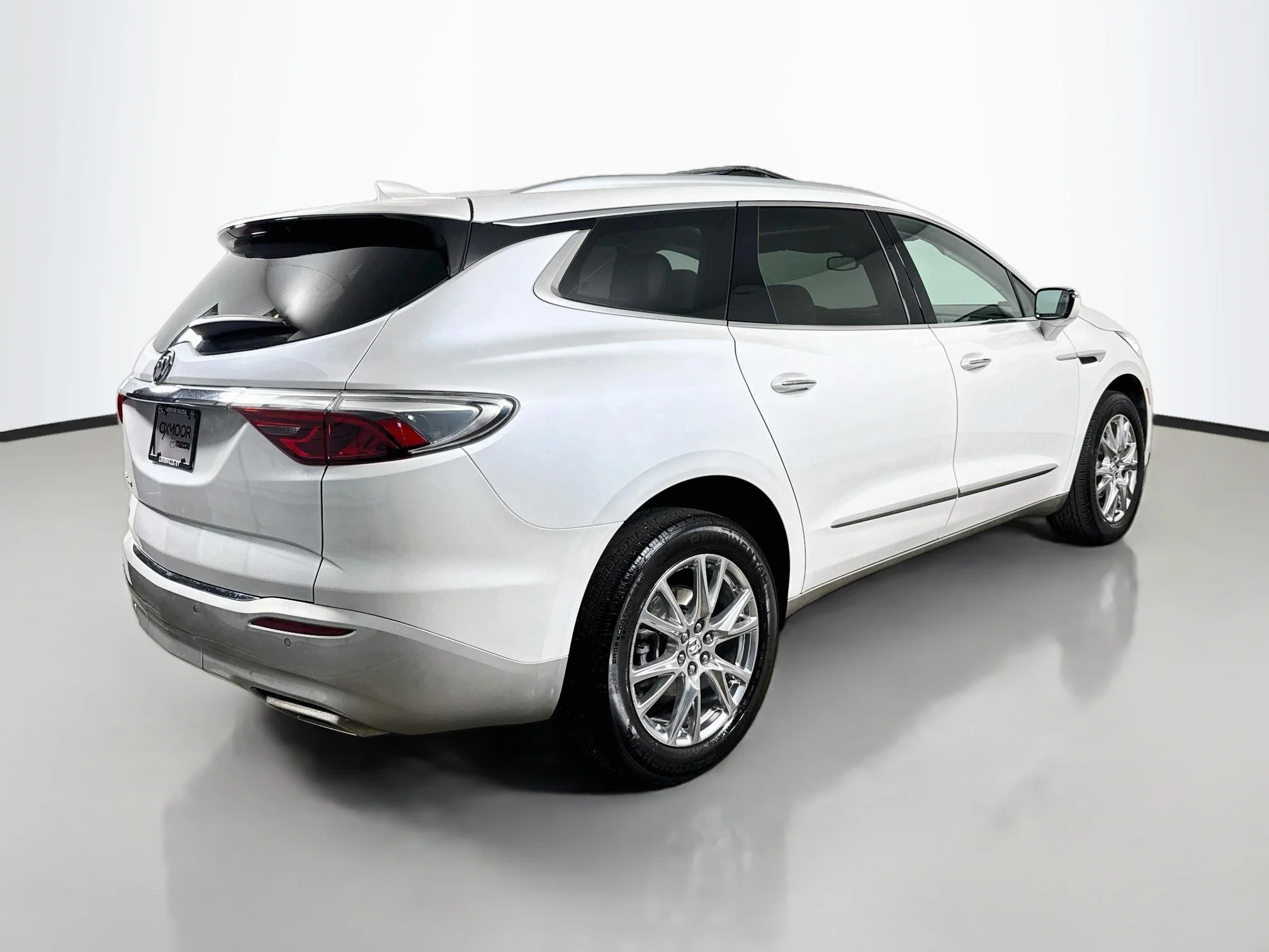 Used 2023 White Frost Tricoat Buick Essence image 7