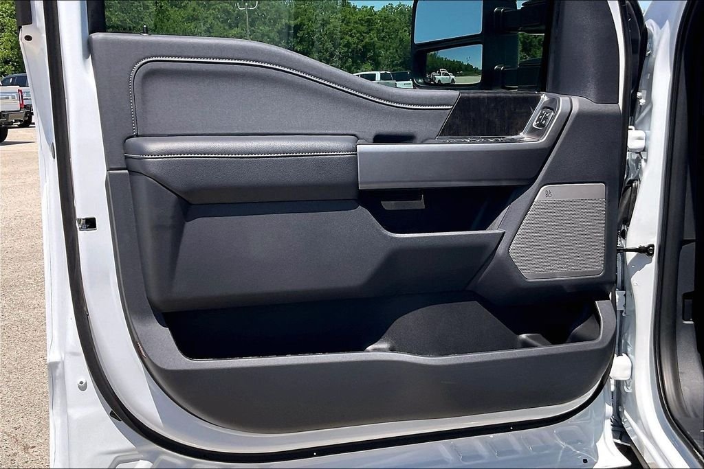 New 2026 Ford Super Duty F-250 Lariat 4D Crew Cab