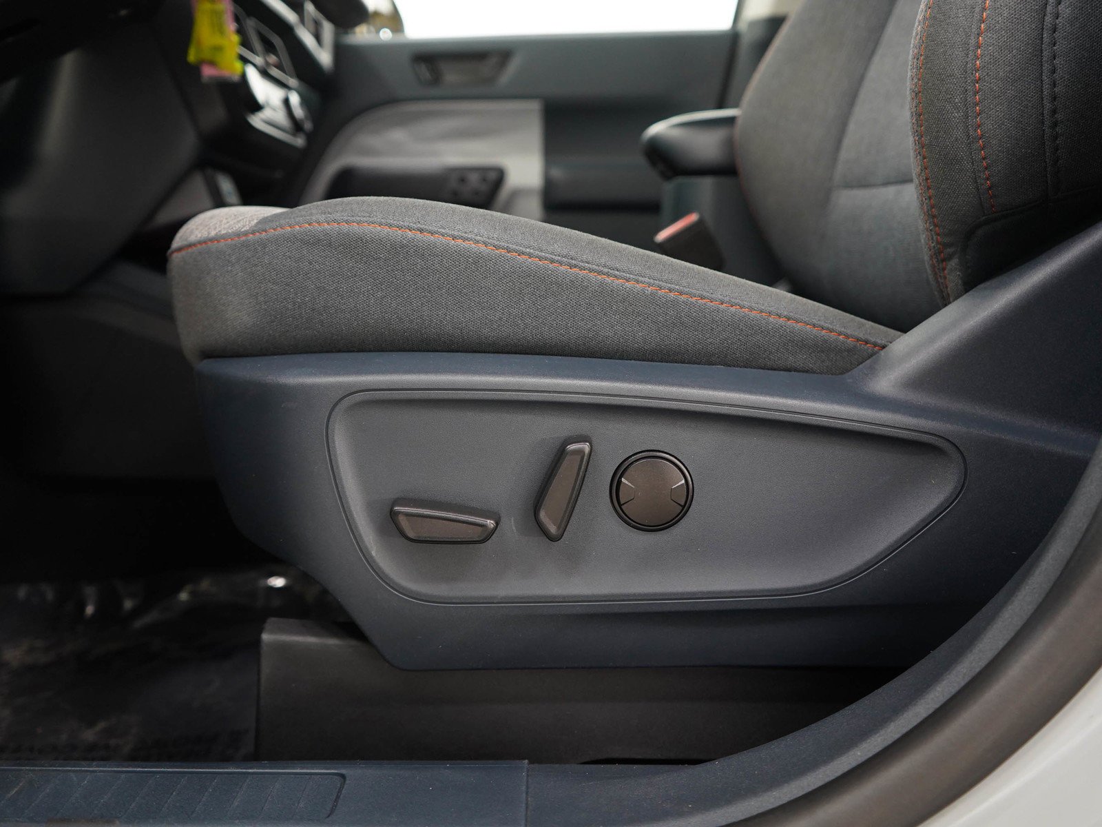Used 2022 Cactus Gray Ford Xlt image 22