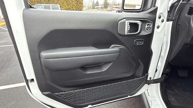New 2026 Bright White Clear-Coat Exterior Paint Jeep Willys image 13