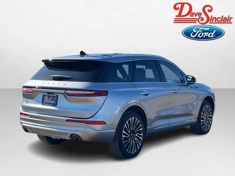 Used 2022 Silver Lincoln Reserve image 7