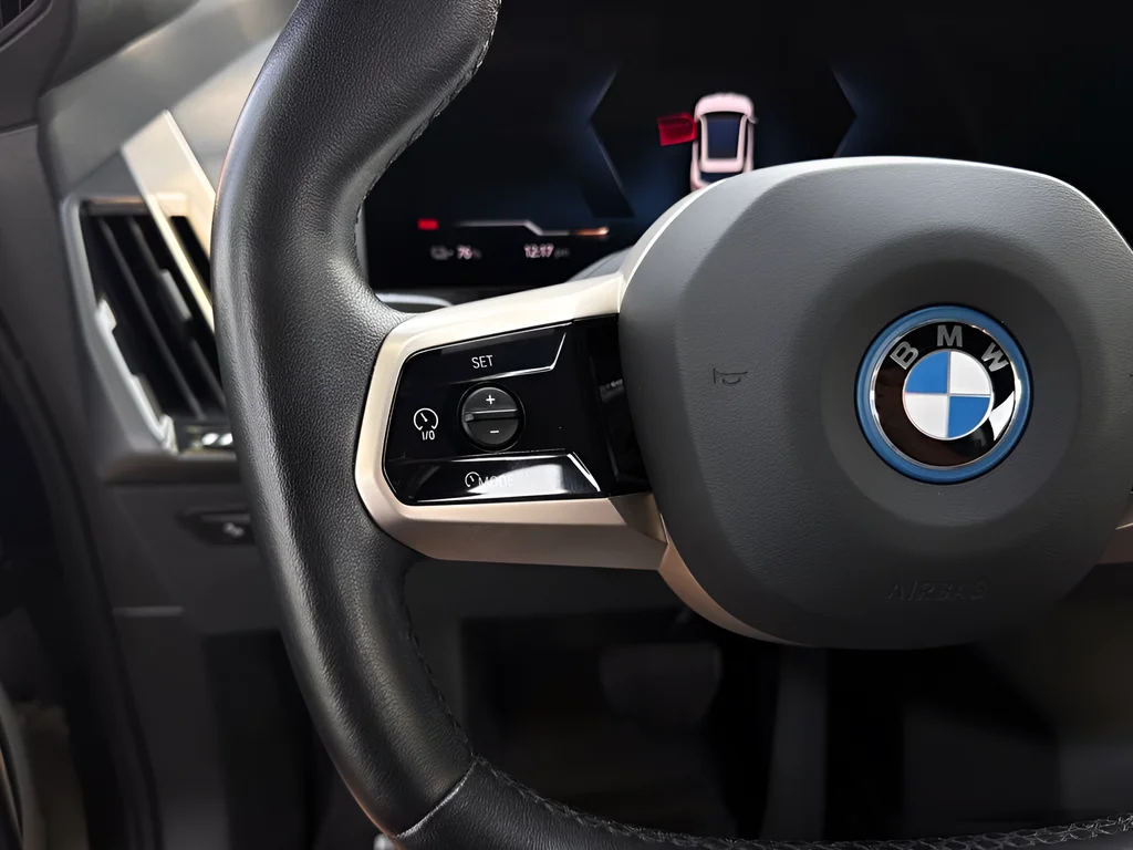 Used 2023 White BMW M60 image 14
