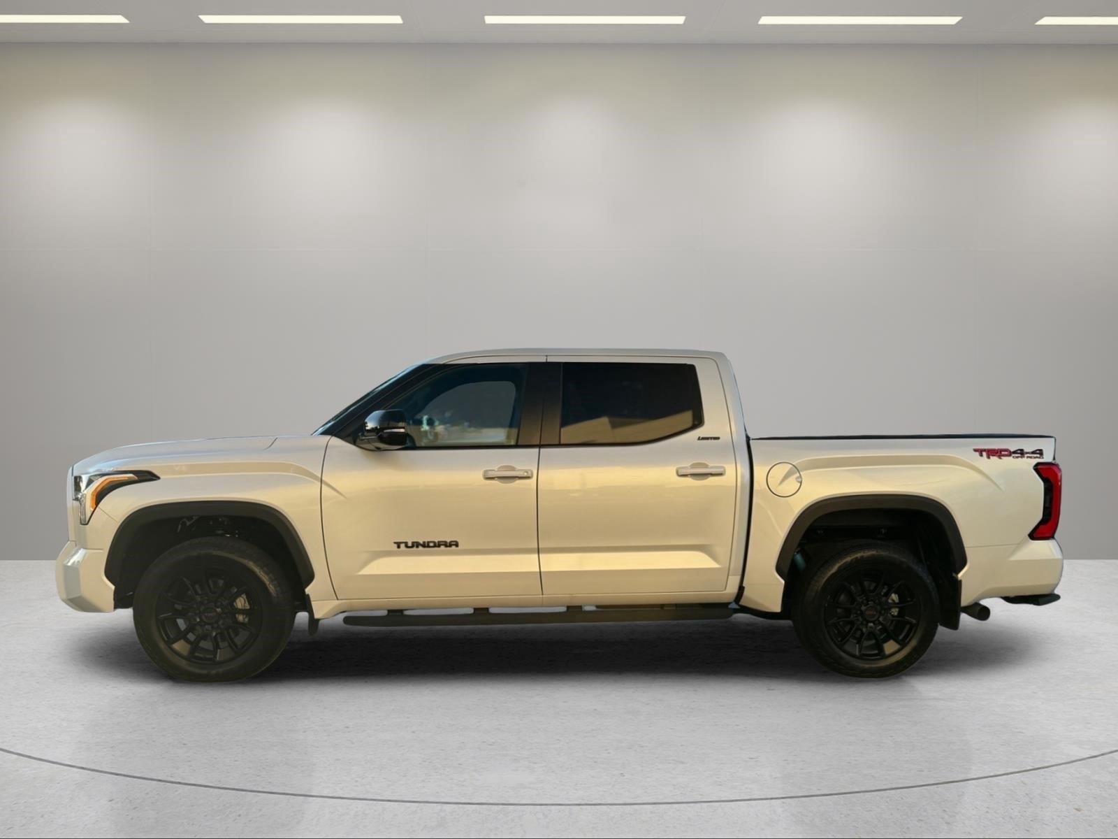 Used 2025 Wind Chill Pearl Toyota Limited image 2