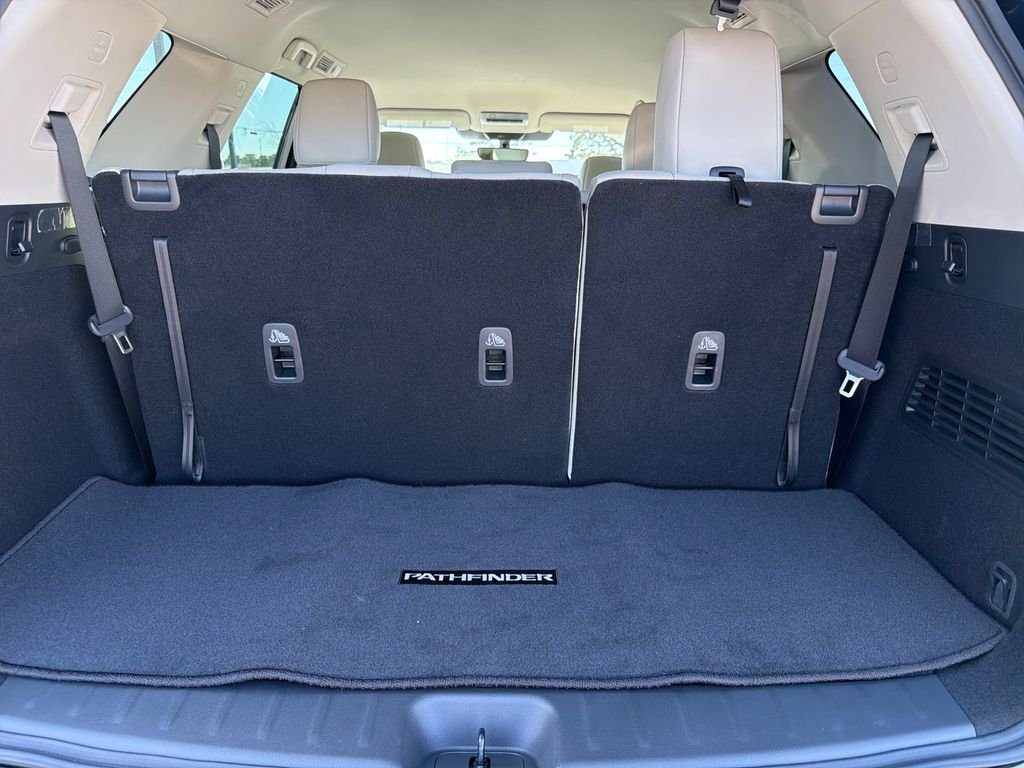 New 2026 Nissan Pathfinder SL 4D Sport Utility