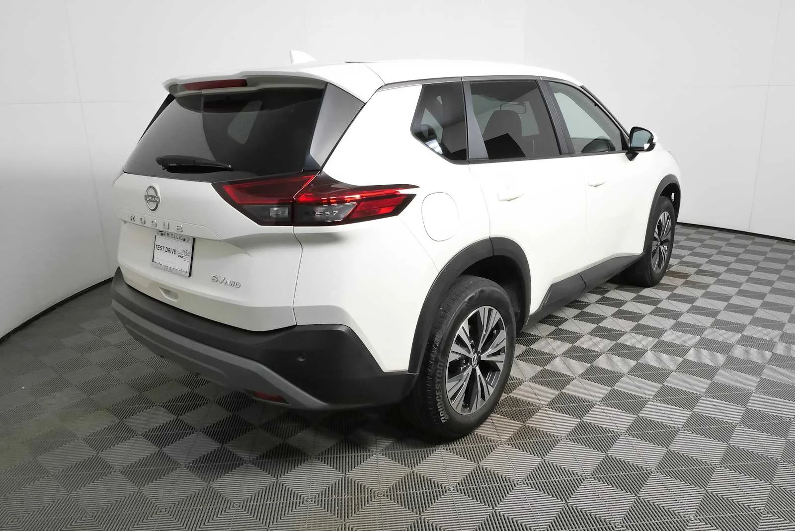Used 2023 Pearl White Tricoat Nissan SV image 23