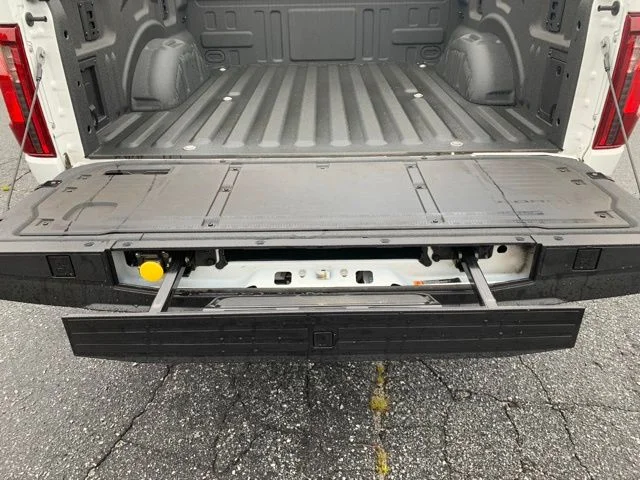 Certified Used 2024 Oxford White Ford XLT image 9