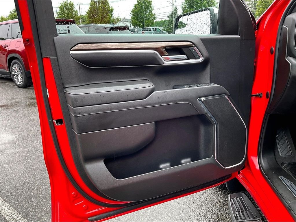 Used 2022 Red Chevrolet LT image 9