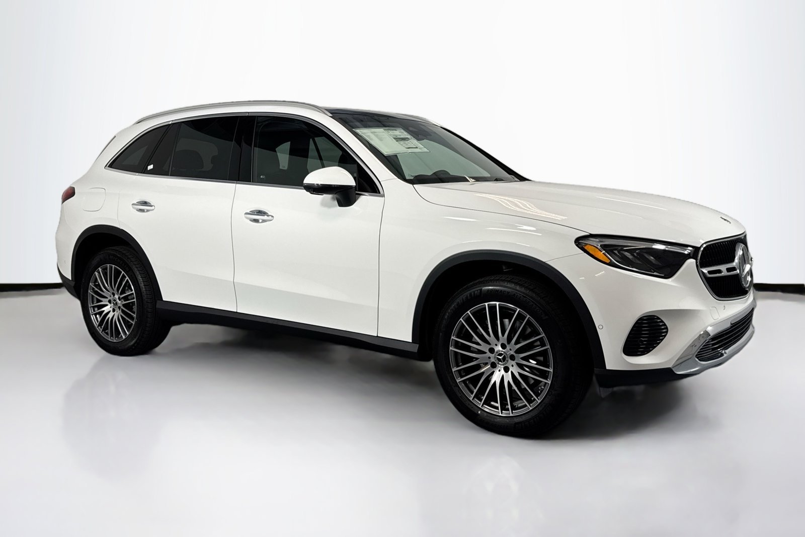 New 2026 Polar White Mercedes-Benz GLC 300 image 3