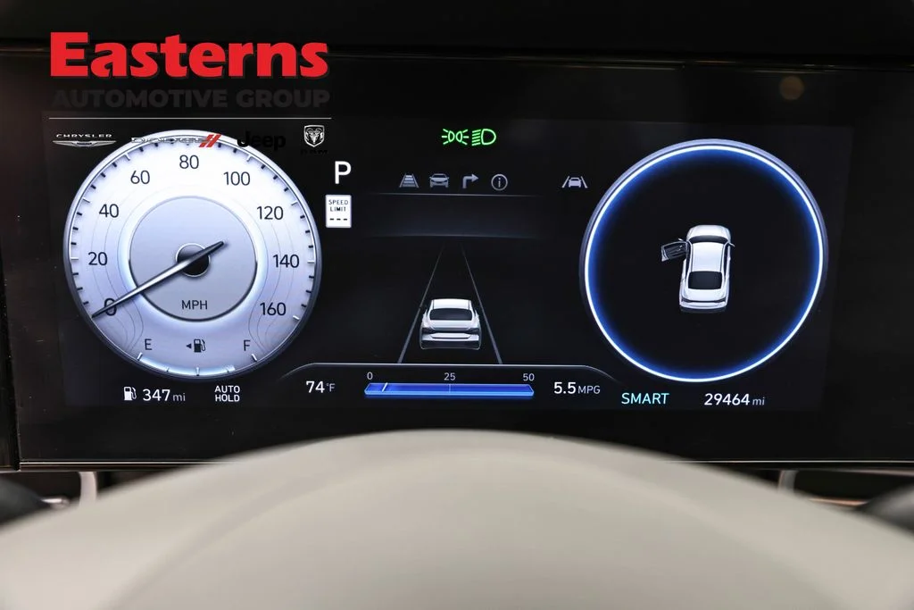 Used 2025 Gray Hyundai SEL Convenience image 16