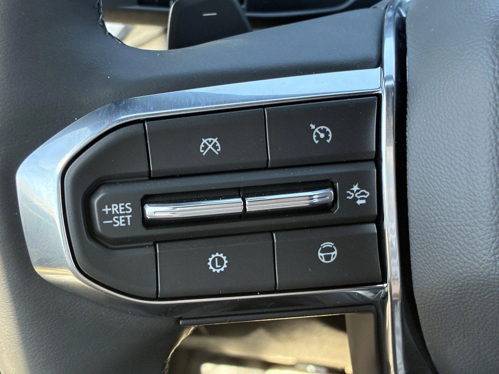 2026 GMC Yukon XL Denali - Photo 24