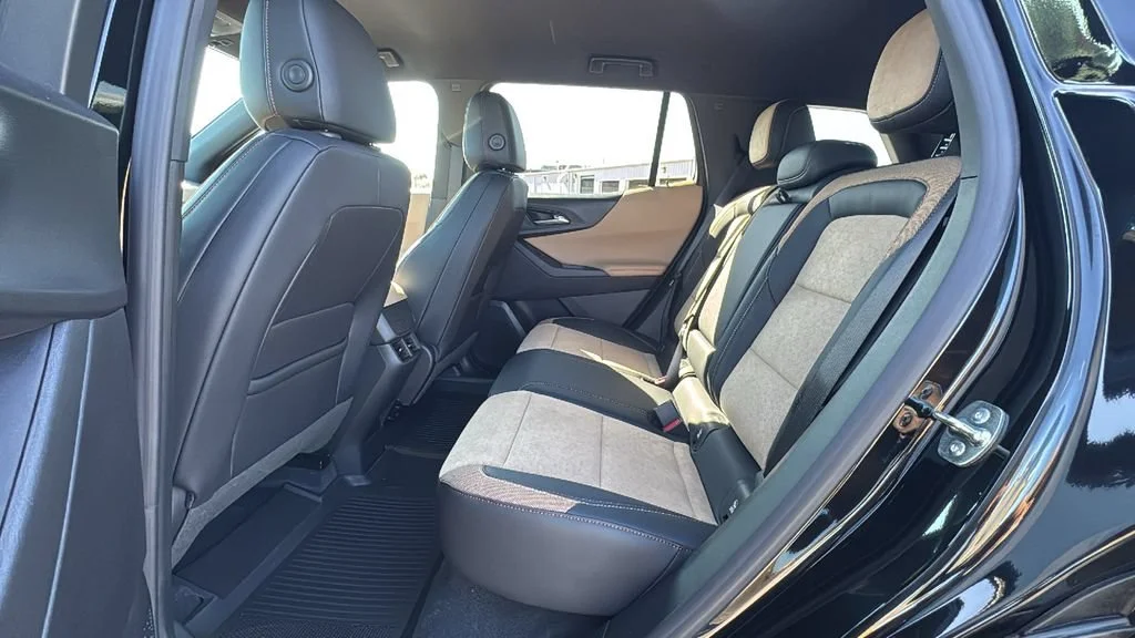 New 2027 Mosaic Black Metallic Chevrolet ACTIV image 13