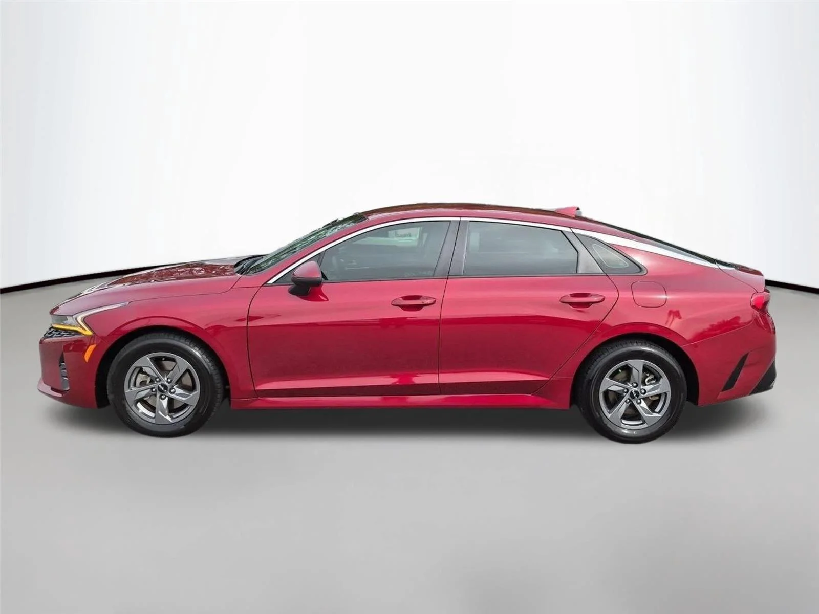 Used 2022 Passion Red Kia LXS image 2
