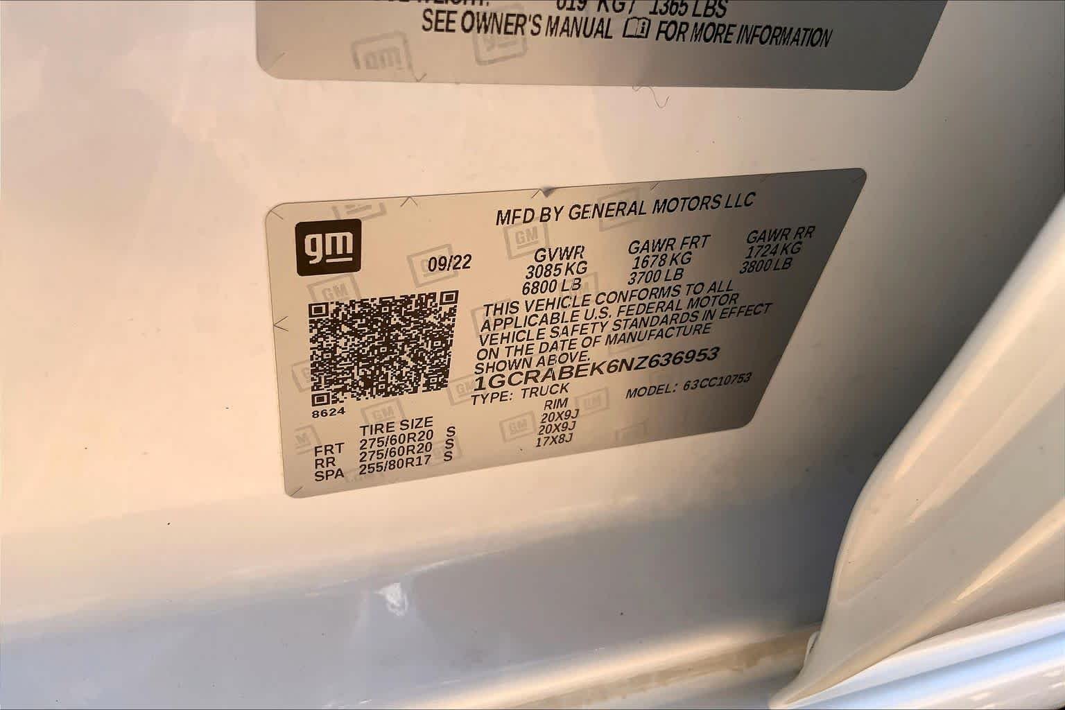 Used 2022 Summit White Chevrolet Custom image 35
