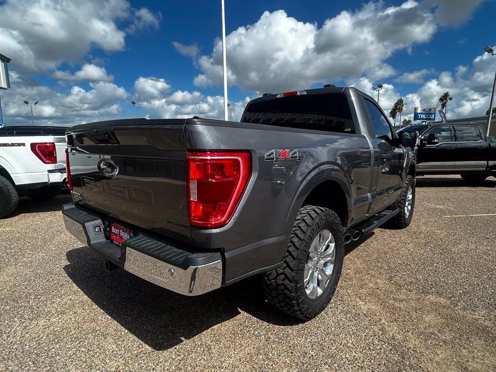 Used 2023 Gray Ford XLT image 6