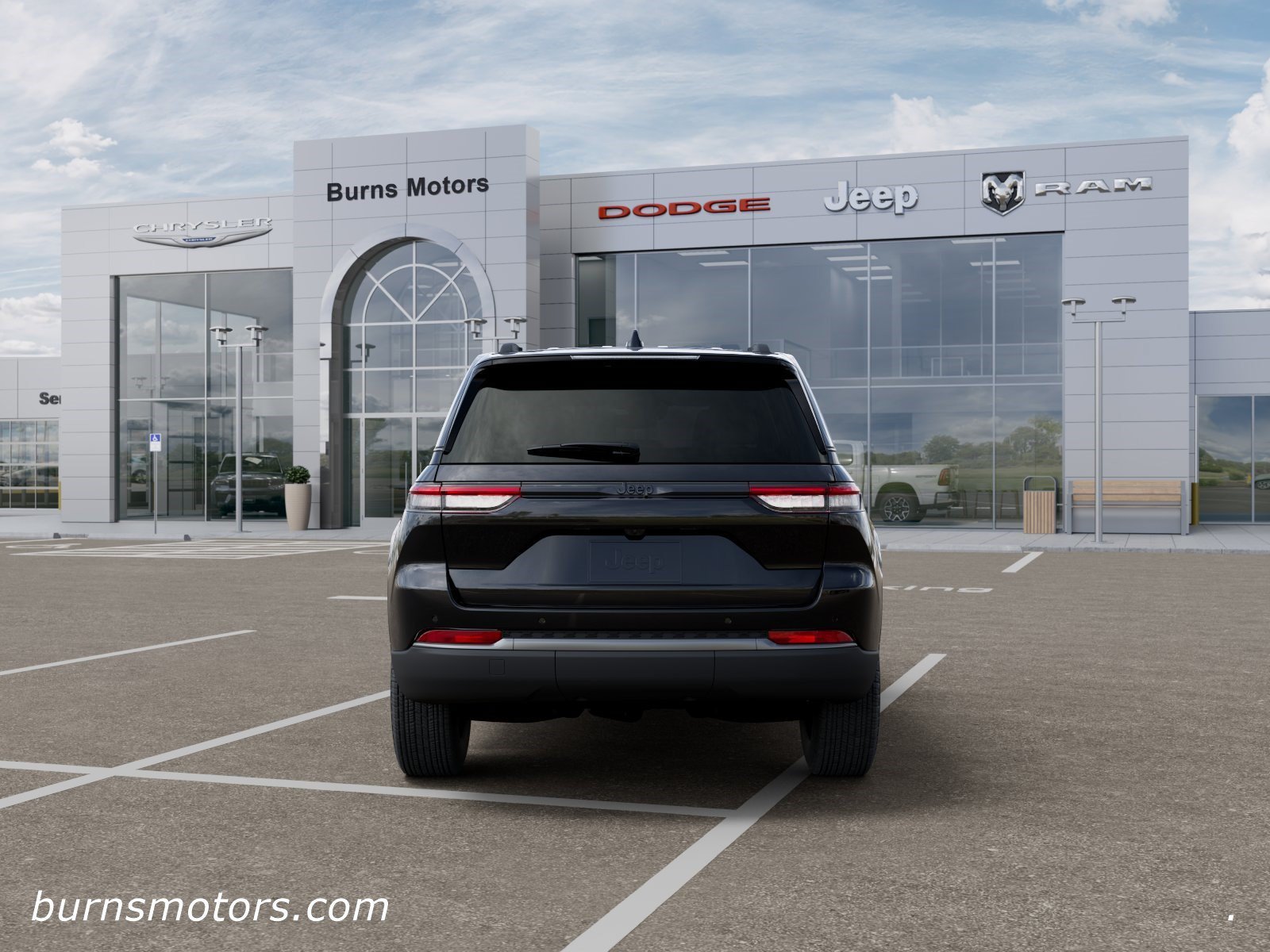 New 2026 Diamond Black Crystal Pearl-Coat Exterior Paint Jeep Laredo Altitude image 7