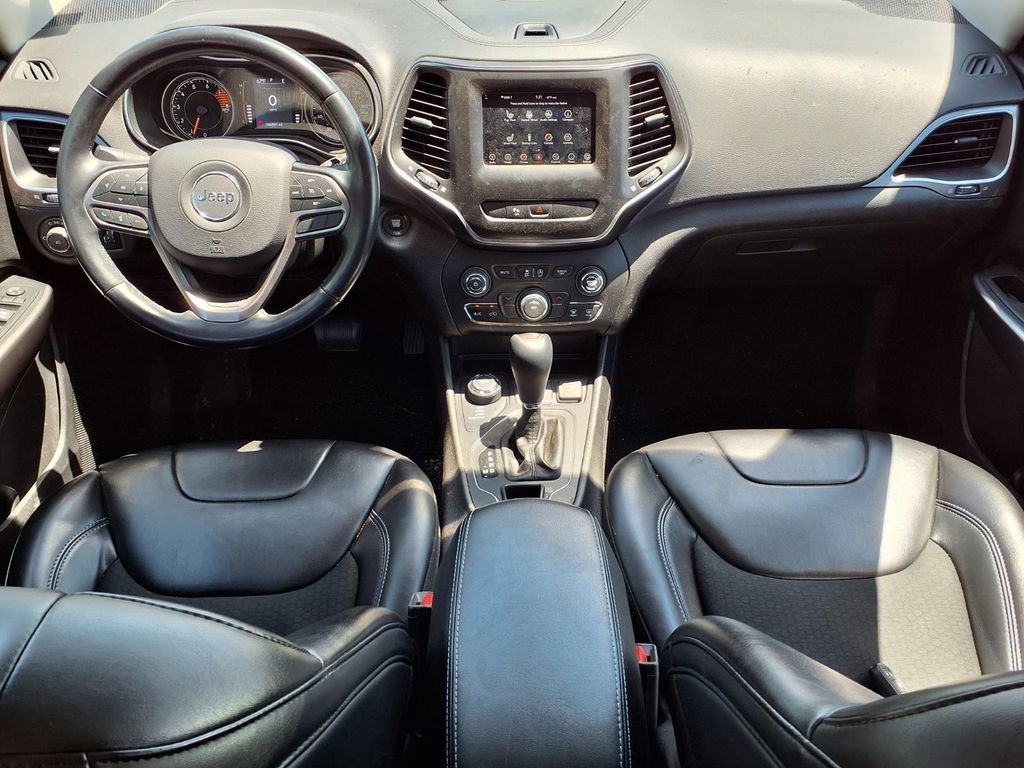 Used 2019 Sting-gray Clearc Jeep Latitude Plus image 10