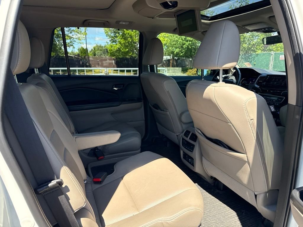 Used 2019 White Diamond Pearl Honda Elite image 24