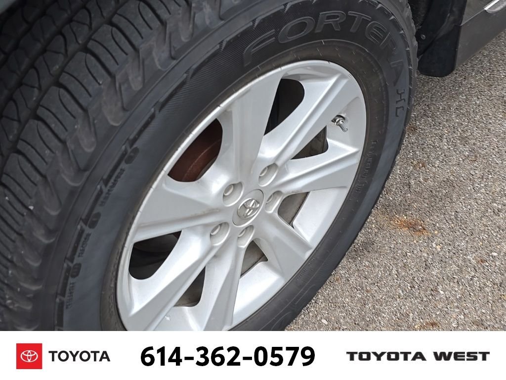 Used 2013 Green Toyota Base Plus V6 image 10