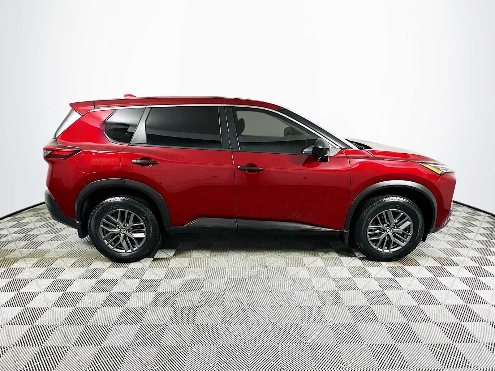 Used 2021 Scarlet Ember Tintcoat Nissan S image 8