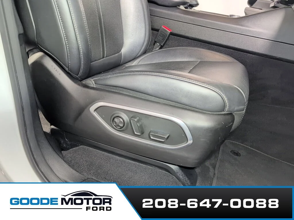 Certified Used 2024 Bright White Clearcoat Jeep Series II image 25