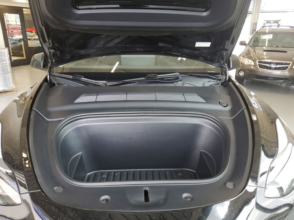 Used 2024  Tesla Long Range image 21