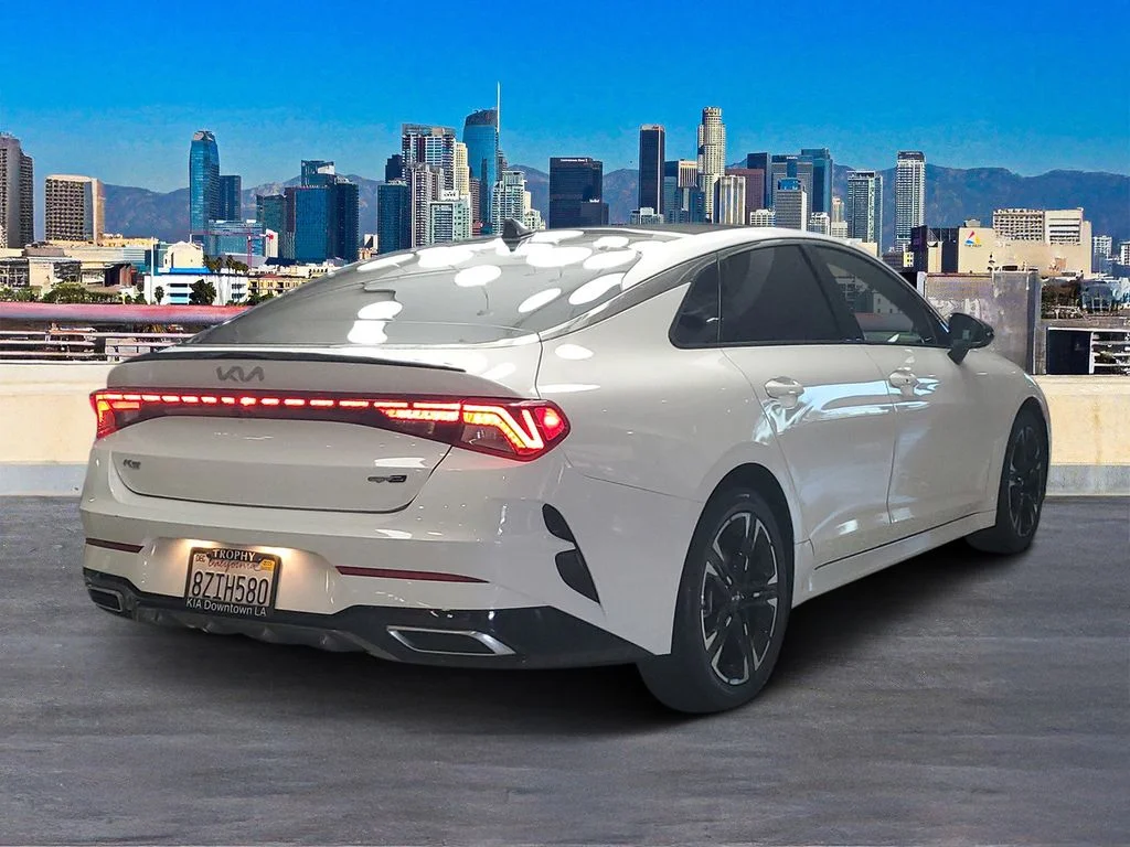 Used 2022 White Kia GT-Line image 4