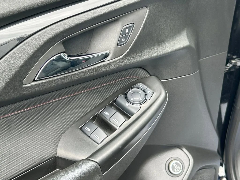 Used 2023 Mosaic Black Metallic Chevrolet RS image 27