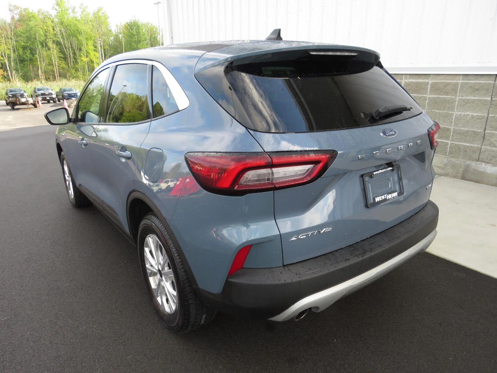 Used 2023 Vapor Blue Metall Ford Active image 16