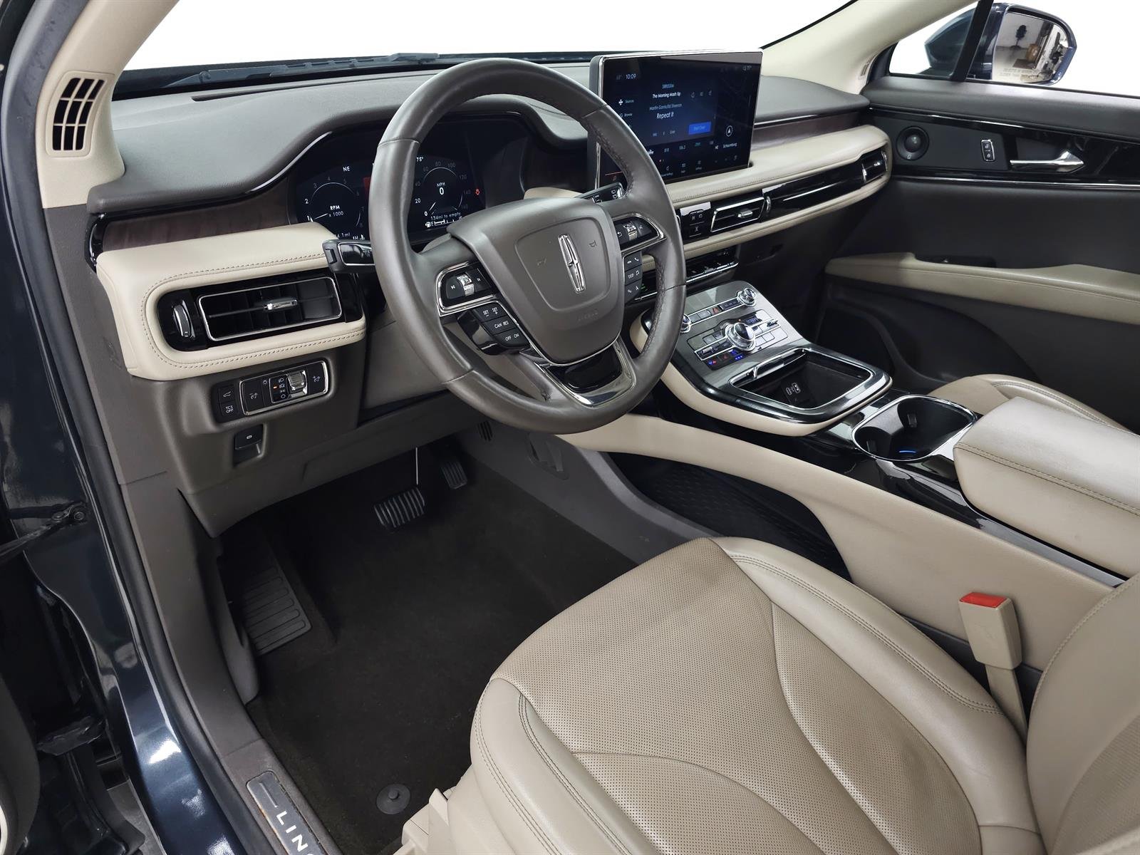 Used 2021 Blue Lincoln Reserve image 15