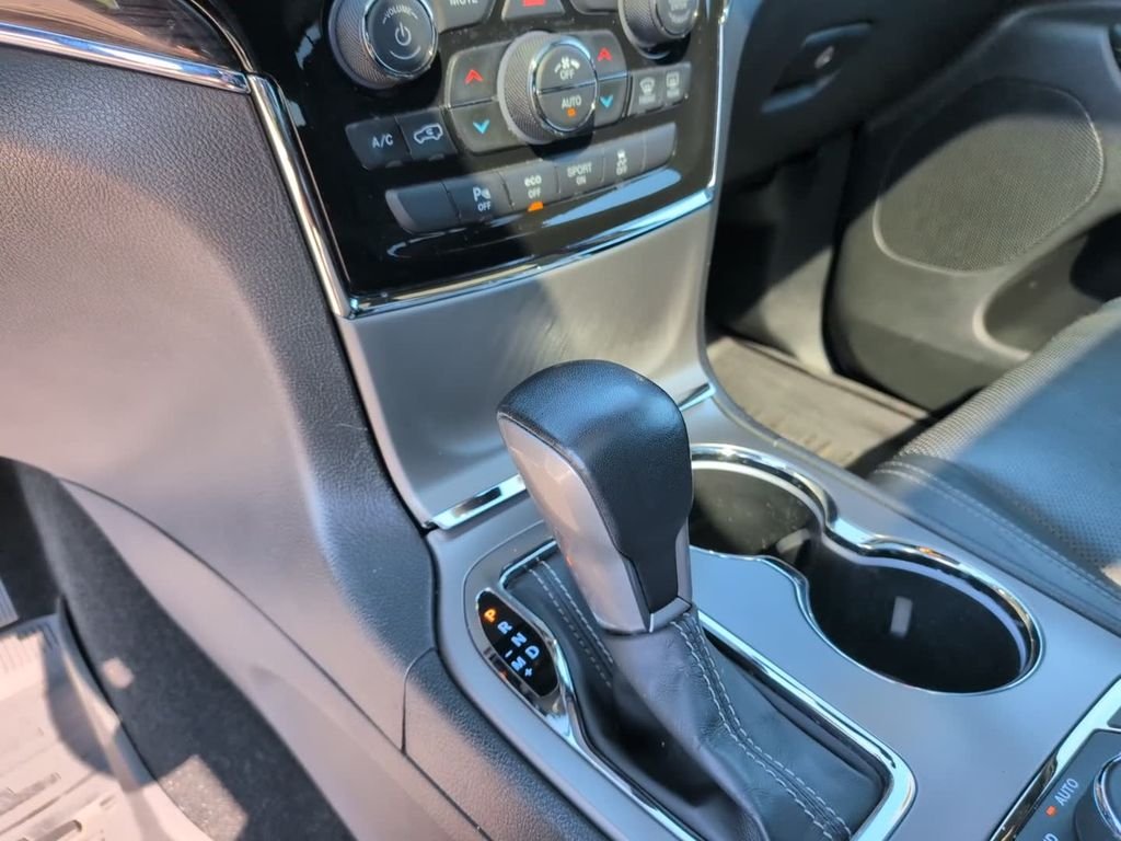 Certified Used 2021 White Jeep Overland image 22