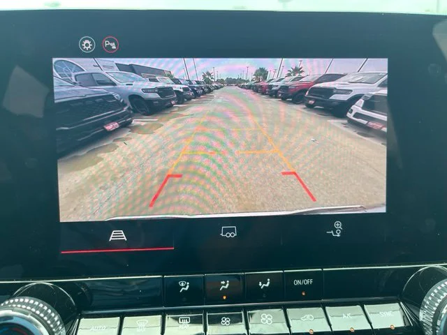 Used 2025 White GMC Elevation image 11