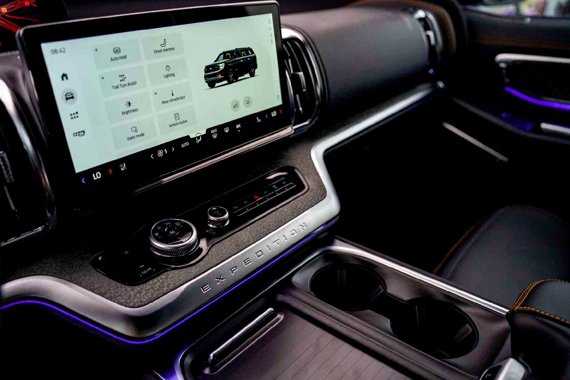 2025 Ford Expedition Tremor - Photo 14