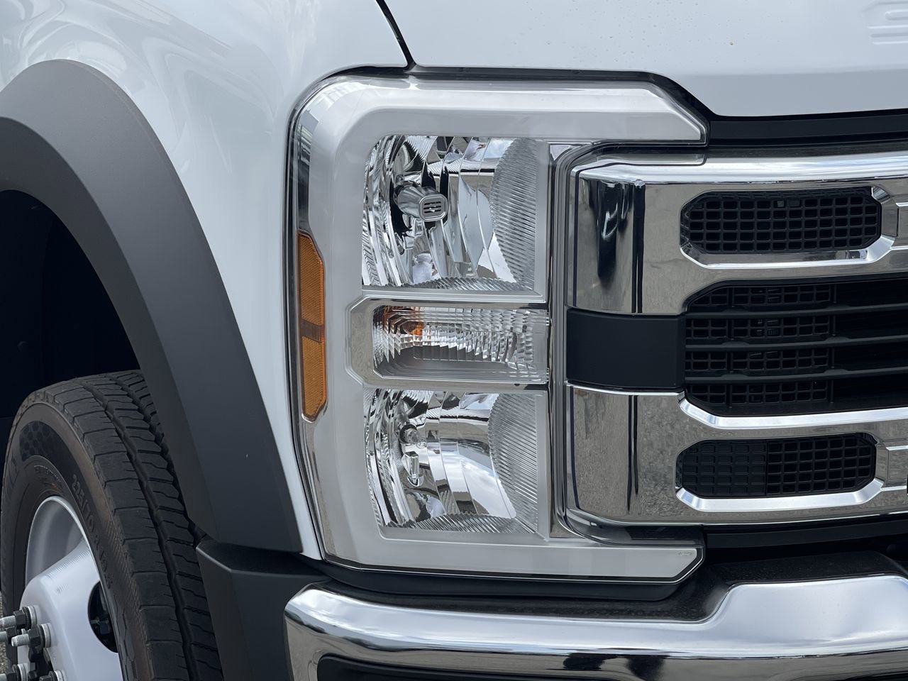 2025 Ford F-450 Super Duty Chassis Cab XL - Photo 7