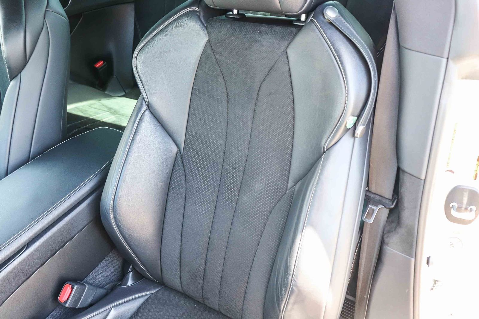 Used 2019 Silver Lexus 500h image 30