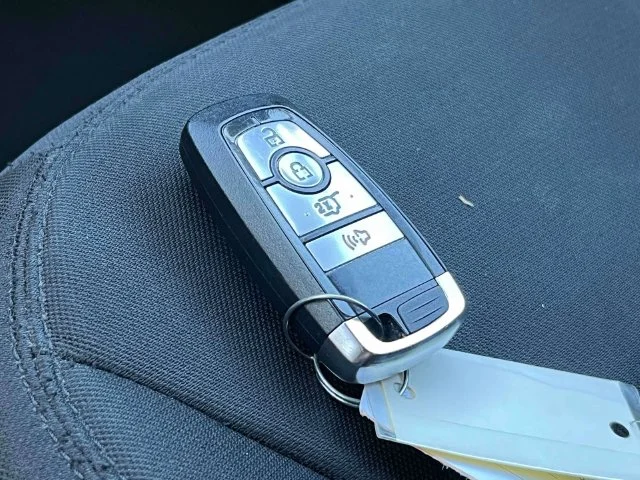 Used 2021 Blue Metallic Ford XLT image 42