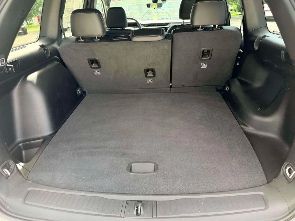 New 2026 Baltic Gray Metallic Clearcoat Jeep Altitude image 10