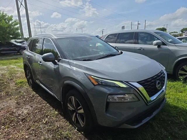 Used 2023 Gray Nissan SL image 3