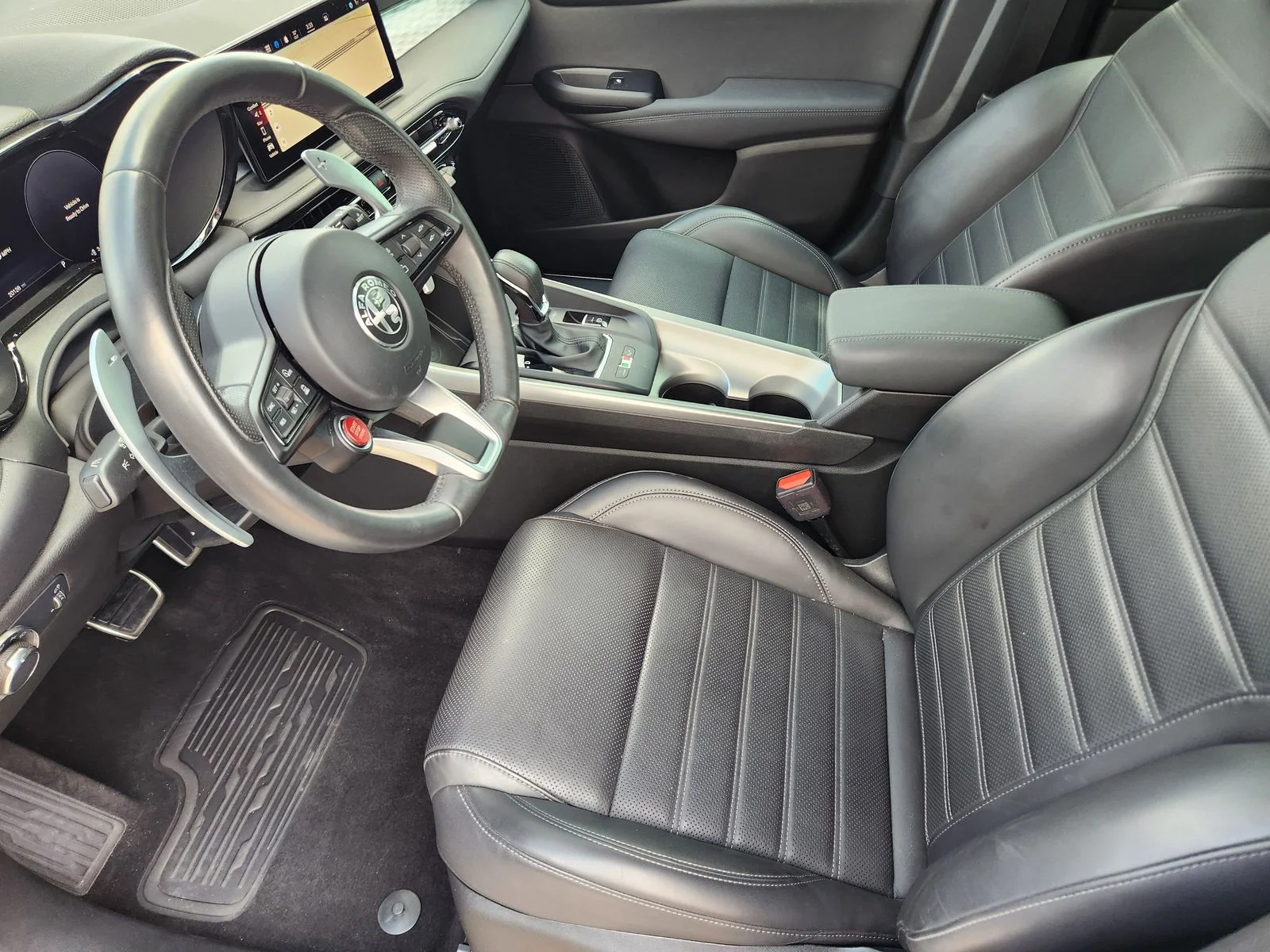 Used 2024 White Alfa Romeo Veloce image 12