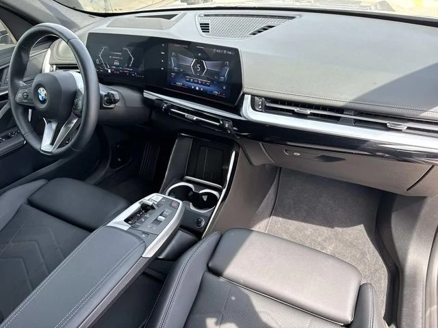 Used 2025 Silver BMW xDrive28i image 26