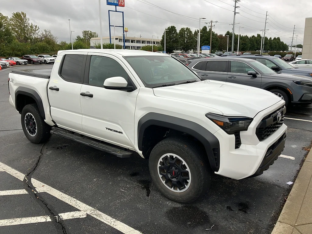2024 Toyota Tacoma 4WD TRD Off-Road, photo 1 of 6