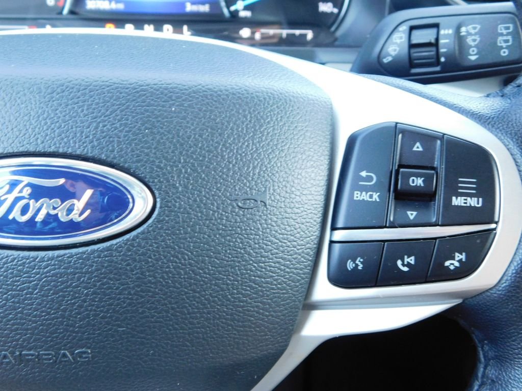 Used 2023 Black Ford XLT image 41