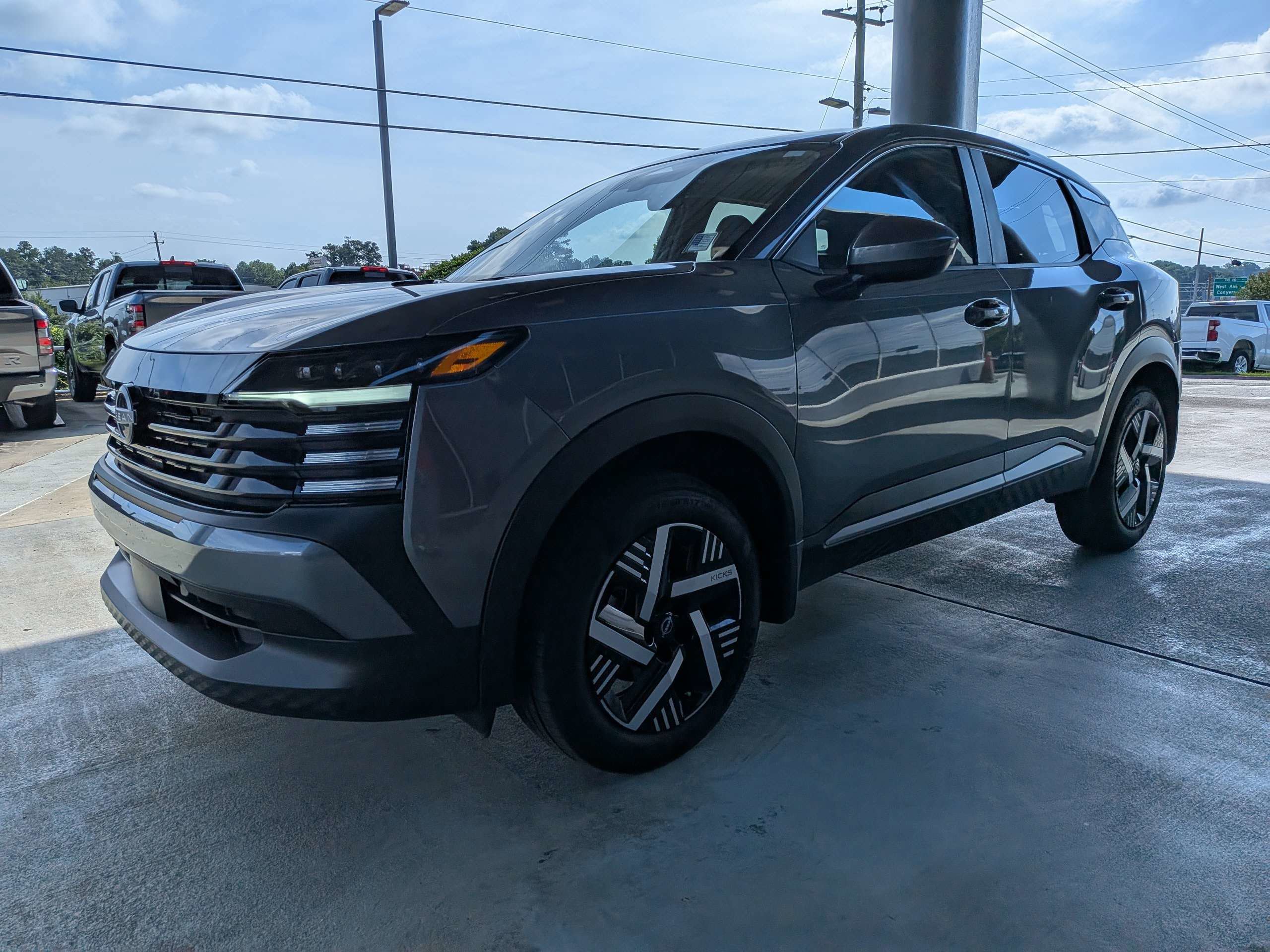 Used 2025 Gray Nissan SV image 6