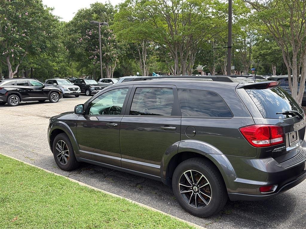 Used 2019 Granite Pearlcoat Dodge SE image 7
