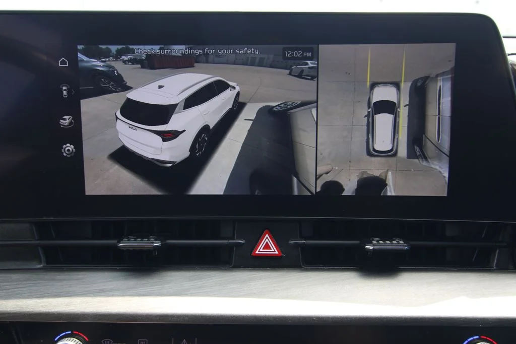 Used 2023 Red Kia X-Pro Prestige image 14