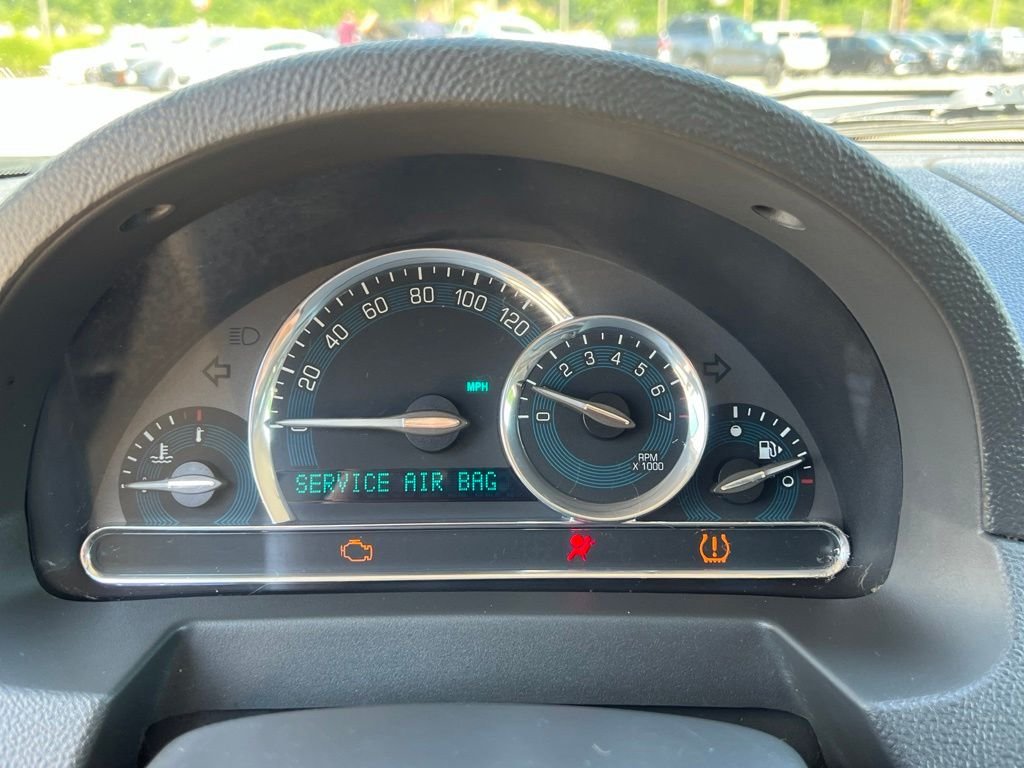 Used 2009 White Chevrolet LT image 19