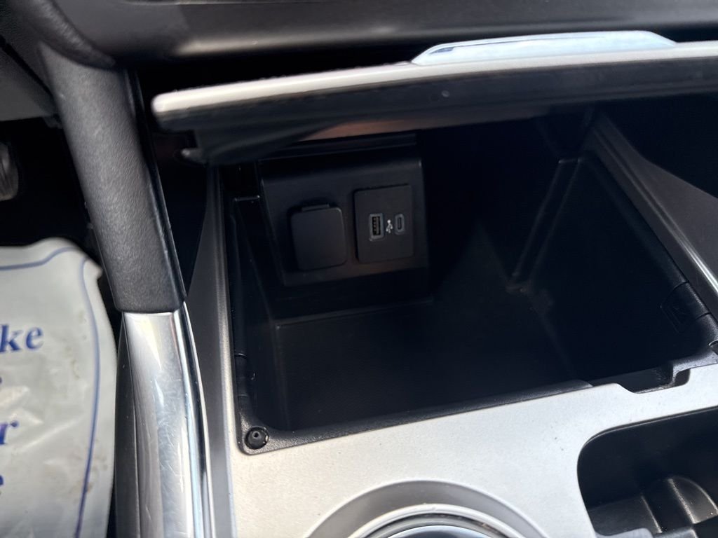 Used 2020 Silver Ford Limited image 36
