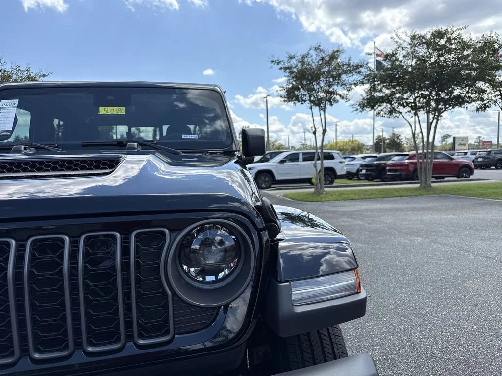 New 2025 Black Clear-Coat Exterior Paint Jeep Sport S image 9