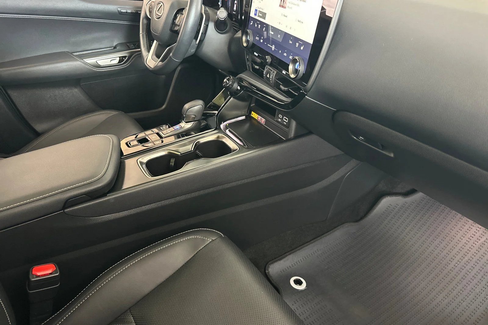 Certified Used 2025 Caviar Lexus 450h+ Luxury image 13